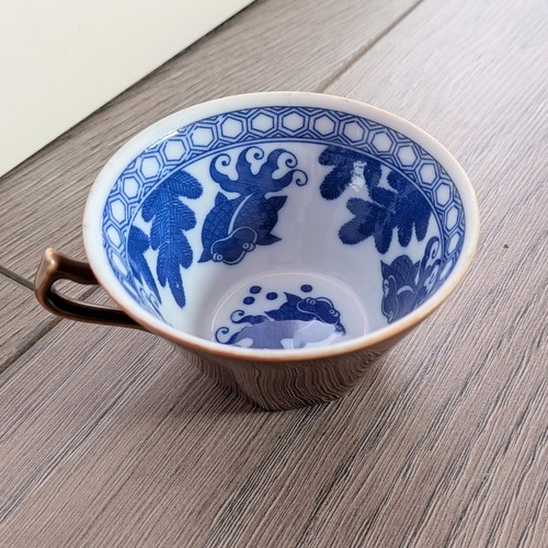 Vintage blue white fish - blue, motif