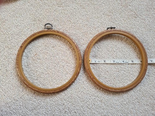 Wood effect embroidery - 2x,