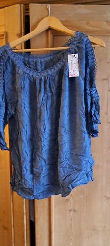 Cold shoulder top - shoulder,
