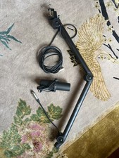 Shure SM7B Mic with Gator Frameworks Table Stand