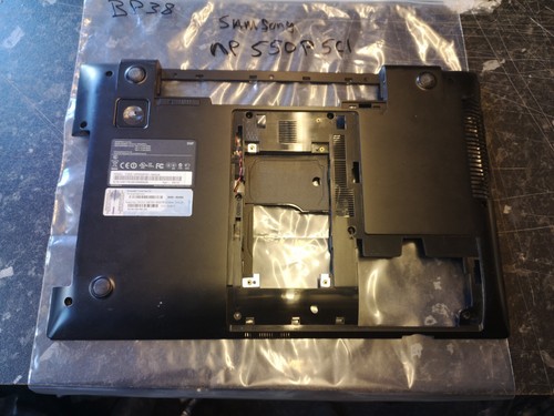Samsung np550p5c1 bottom - np550p5c1-,