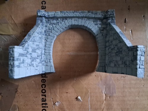 Tunnel portal mouth single - portal,