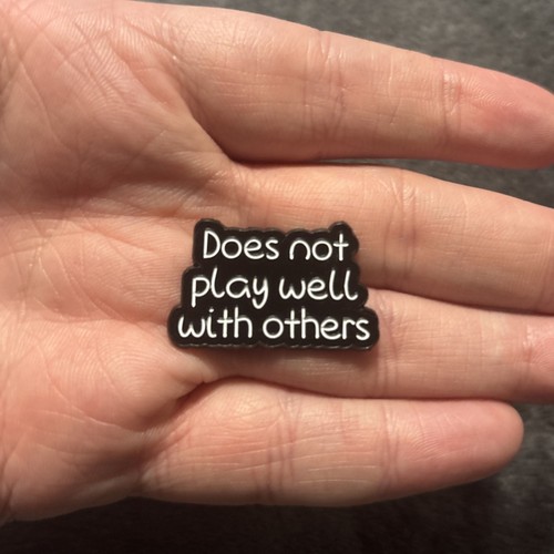 Does not play - does, with