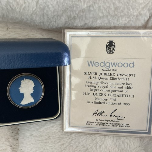 Wedgwood royal blue jasperware - wedgwood,