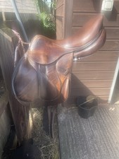 devoucoux jump saddle