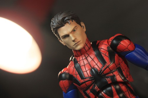 Marvel mafex spiderman peter - spiderman,