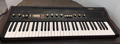 Yamaha cp11 electronic piano - yamaha,