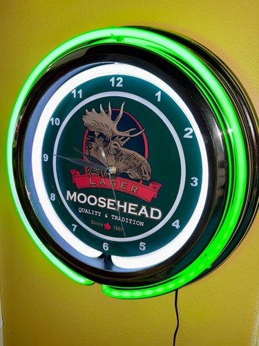 Moose head canada beer bar - moose, man