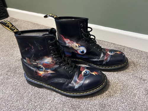 Martens airwair hole - 8,