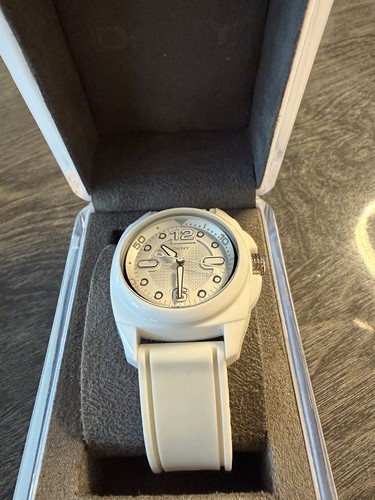 Dkny white silicone strap - white,