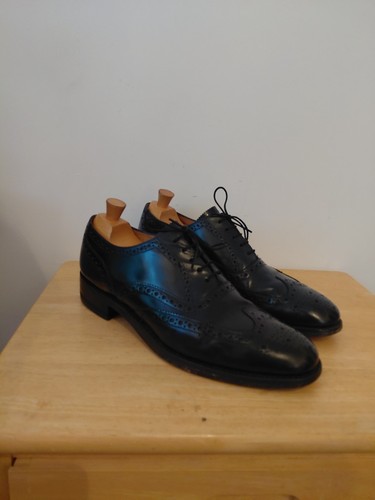 Loake black brogues - black,