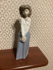 Lladro NAO Figurine Waiting