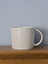 White Textured Embossed Fox & Ivy Glossy Finish Coffee Mug