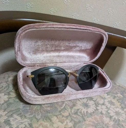 Miu sunglasses with case - sunglasses,