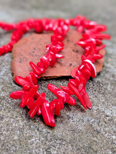 Vintage Red Coral Twist Clasp Costume Jewellery Necklace (J152)