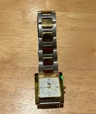 Mint Vintage Lip fond Acier Unisex quartz watch. Gold plated stainless steel.