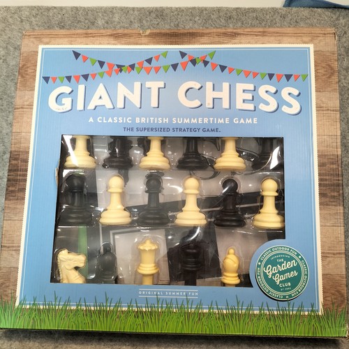 Giant garden chess set - garden, pieces
