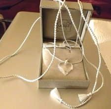 LALIQUE NECKLACE PENDANT CLEAR