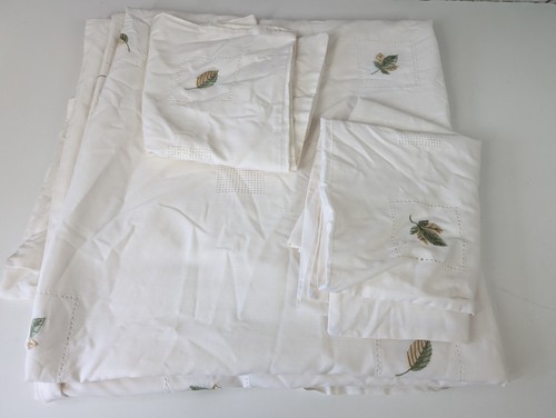 Vintage white embroidered - embroidered, leaf