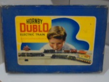 HORNBY HO ELECTRIC TRAIN SET N