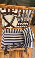 Picnic Basket for 2 Persons + Free Blanket & Plant