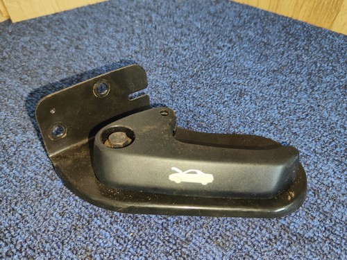 Bonnet release pull - mg,