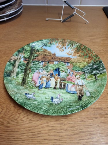 Piece wedgwood plates - 8,