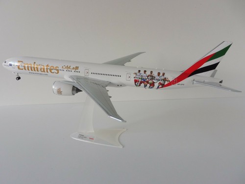 Emirates boeing 777 300er hsv - emirates,