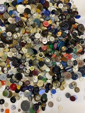 1 kg Vintage Button Job Lot