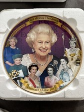 Queen Elizabeth II Diamond Jubilee Commemorative Plate With Authenticity