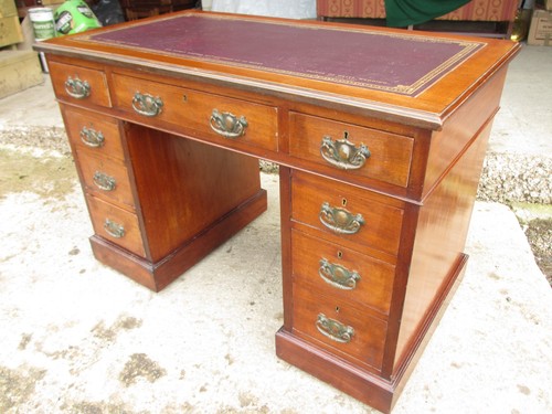 Victorian walnut pedestal - , desk