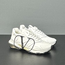 Valentino Garavani VLogo