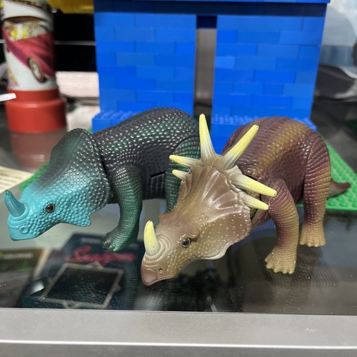 Dino riders action - riders,
