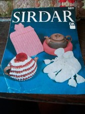 hot water bottle cover bedsocks tea cosy & tea pot nest dk sirdar 5611