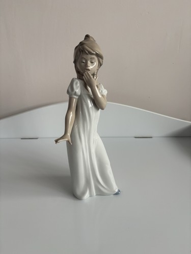 Nao lladro porcelain figure - nao,