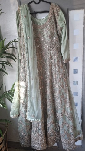 Stunning mint green long gown - stunning,