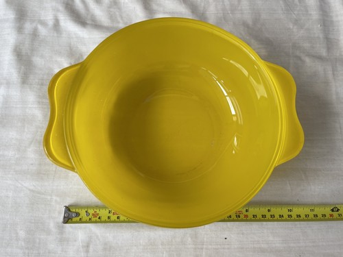Vintage pyrex yellow casserole - yellow,