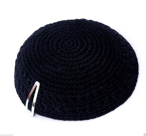 Black knitted yarmulke kippah - black,