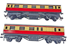 Rake Of 2X Trix OO Gauge Red
