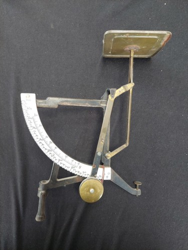 Vintage letter scale - ,