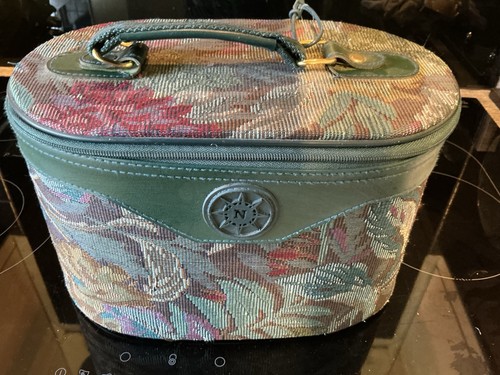 Vintage vanity case lovely - vanity,
