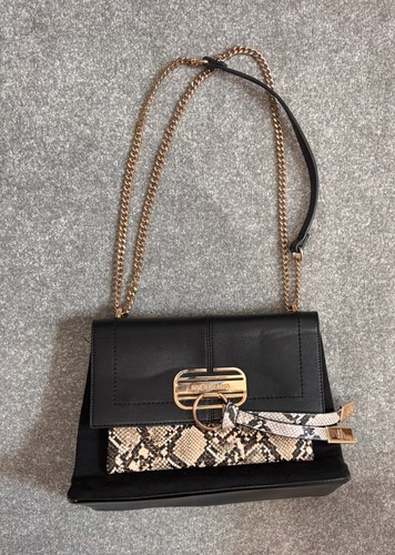 River island shoulder - river,
