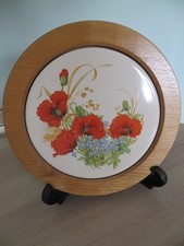 POPPY DESIGN CIRCULAR TILE IN POLISHED LIGHT OAK FRAME TRIVET OR DISPLAY