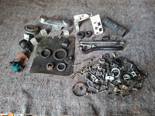 Vespa 125 fixings joblot - 125,