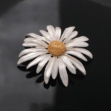 Large vintage style daisy - large,