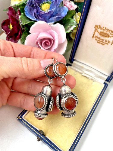 Vintage modernist solid - vintage,