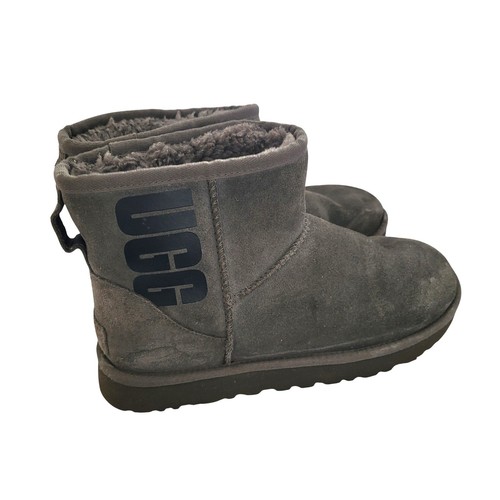 Ugg women boot - ugg,