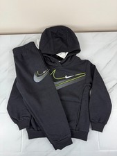 Kids Nike Swoosh Graphics