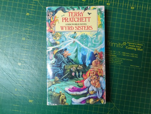 Wyrd sisters terry pratchett - terry,