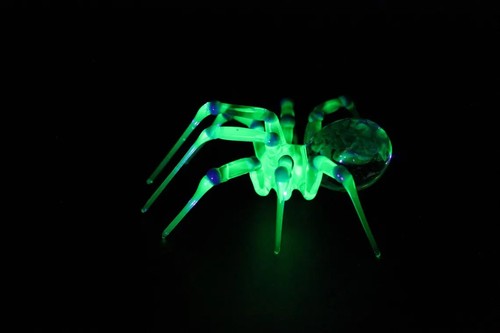 Blue green uranium glass - green,
